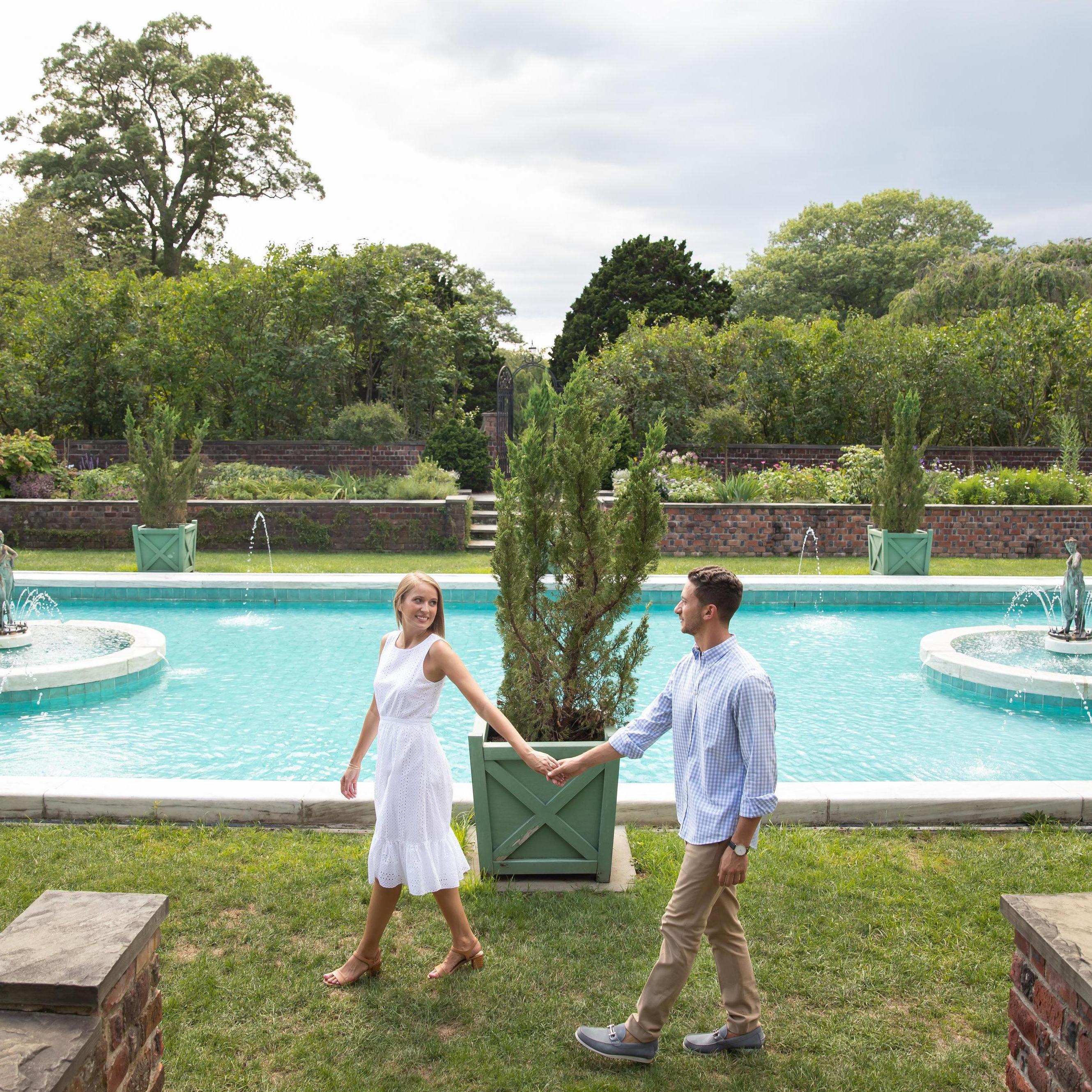 Engagement photos at Planting Fields - August 2020