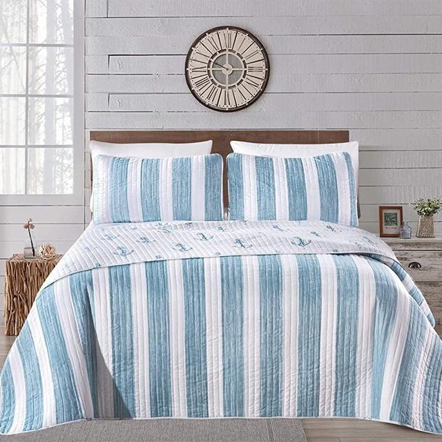 Casco Bay Coastal Collection 3 Piece Quilt Set with Shams. Reversible Beach Theme Bedspread Coverlet. Machine Washable. (King, Blue)