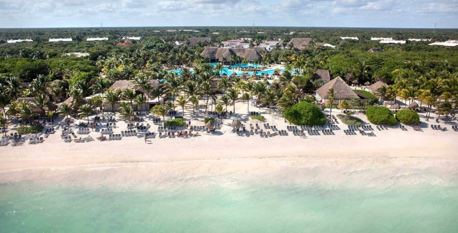 The Wedding Website of Victoria Jaramillo and Ulises Solorzano