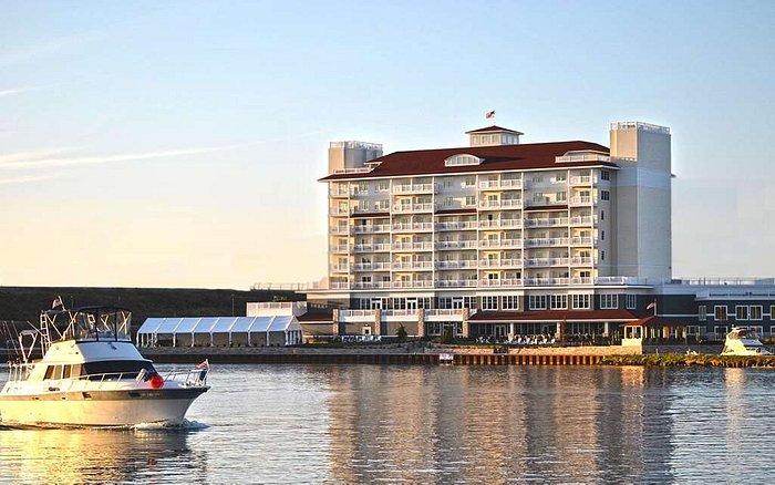 The Wedding Website of Emilee Wilkinson and Adam Hudson