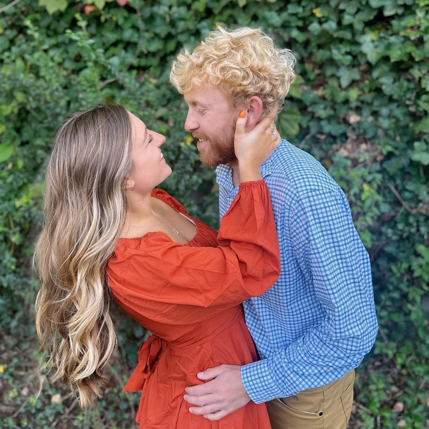 Kayla & Noah take Fall photos!