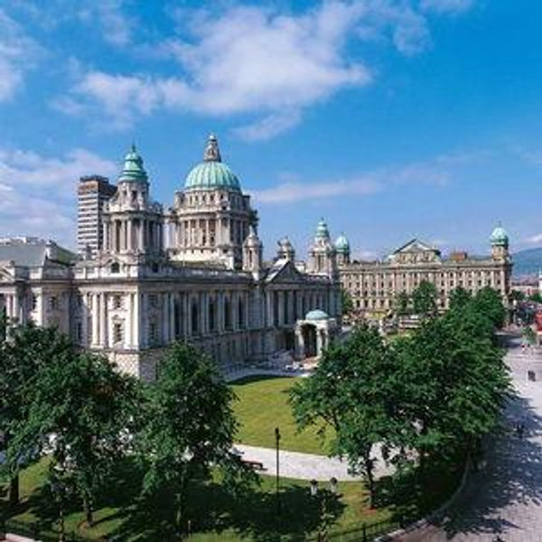 Honeymoon Tour: Belfast, Dunluce Castle & Giant’s Causeway