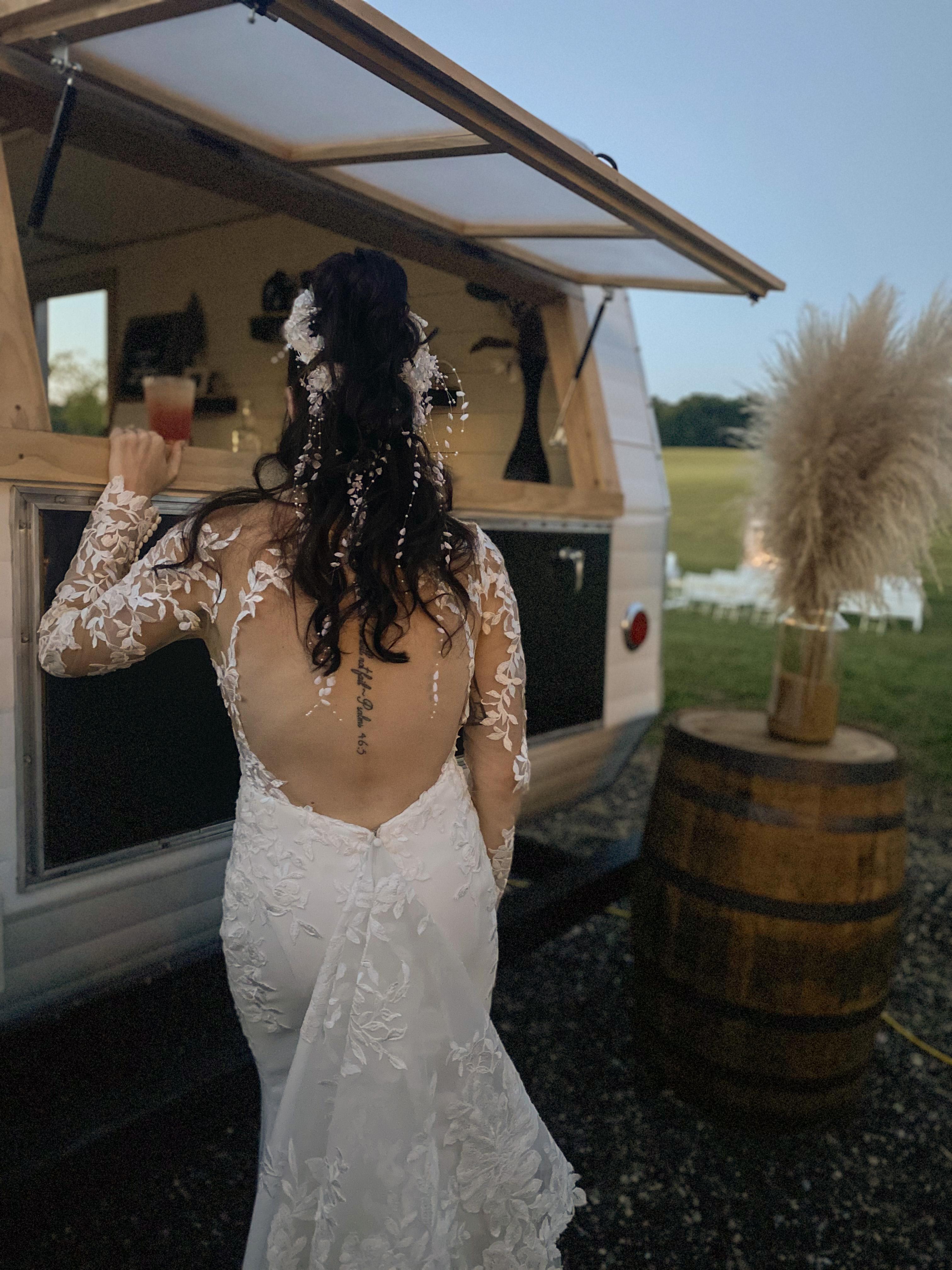 Oak \u0026 Magnolia Vintage Mobile Bar | Wedding Bar Services \u0026 Beverages |  Cost, Reviews \u0026 Photos | Zola, image size:3024x4032