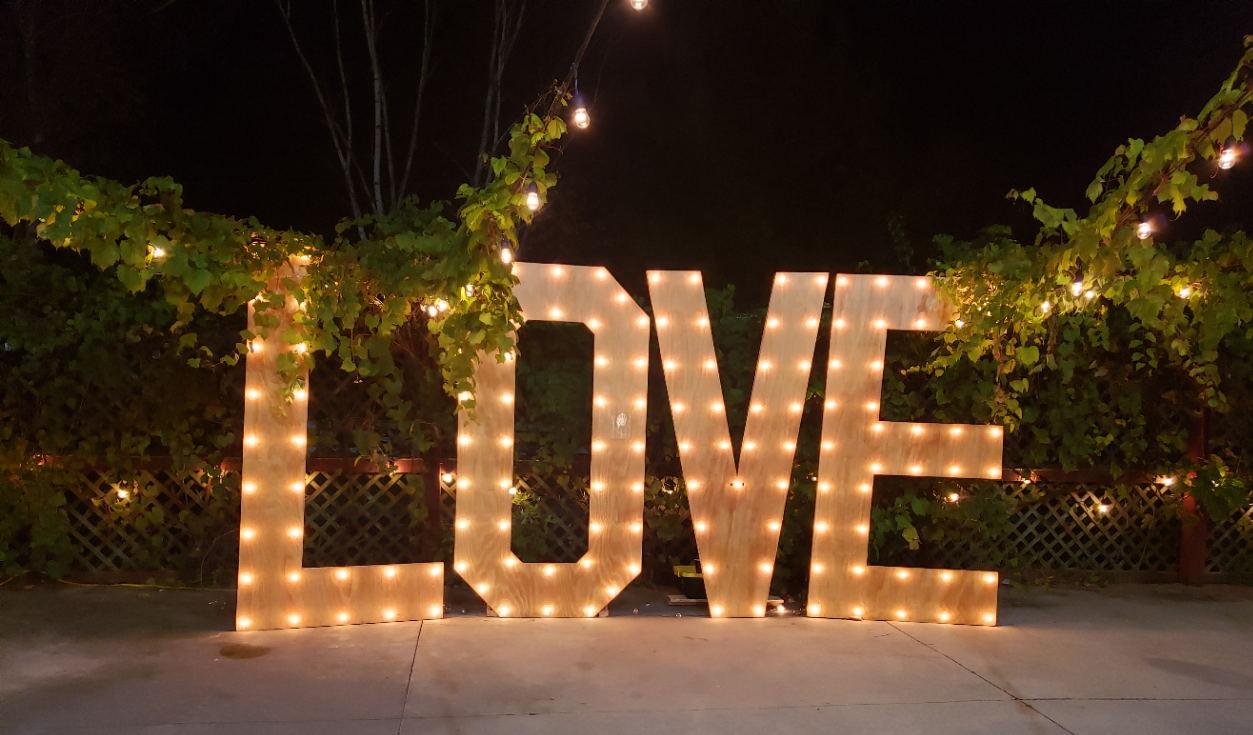The Wedding Website of Jennifer Winesburg and Hayden Greene