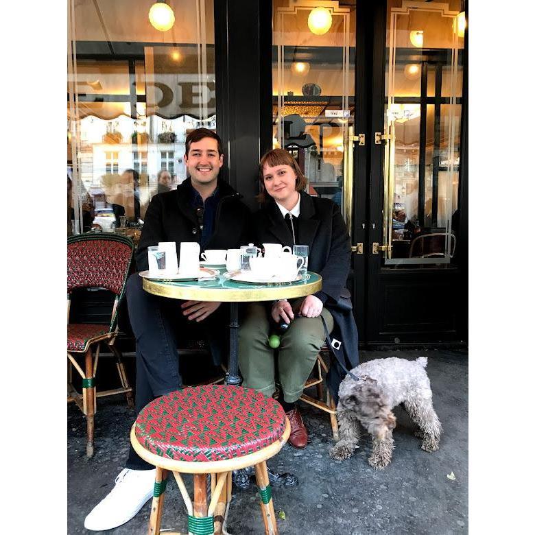 Paris - the proper way to setup chairs and a table at a café
