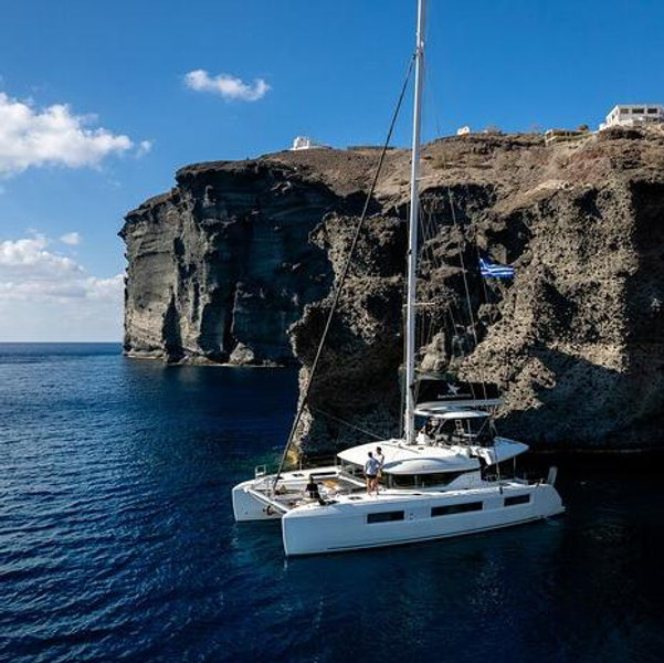 Santorini: Catamaran Day Trip