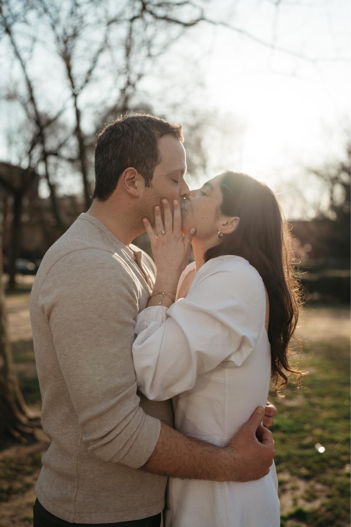 Even in heels, Rach needed to be on her tippy toes.