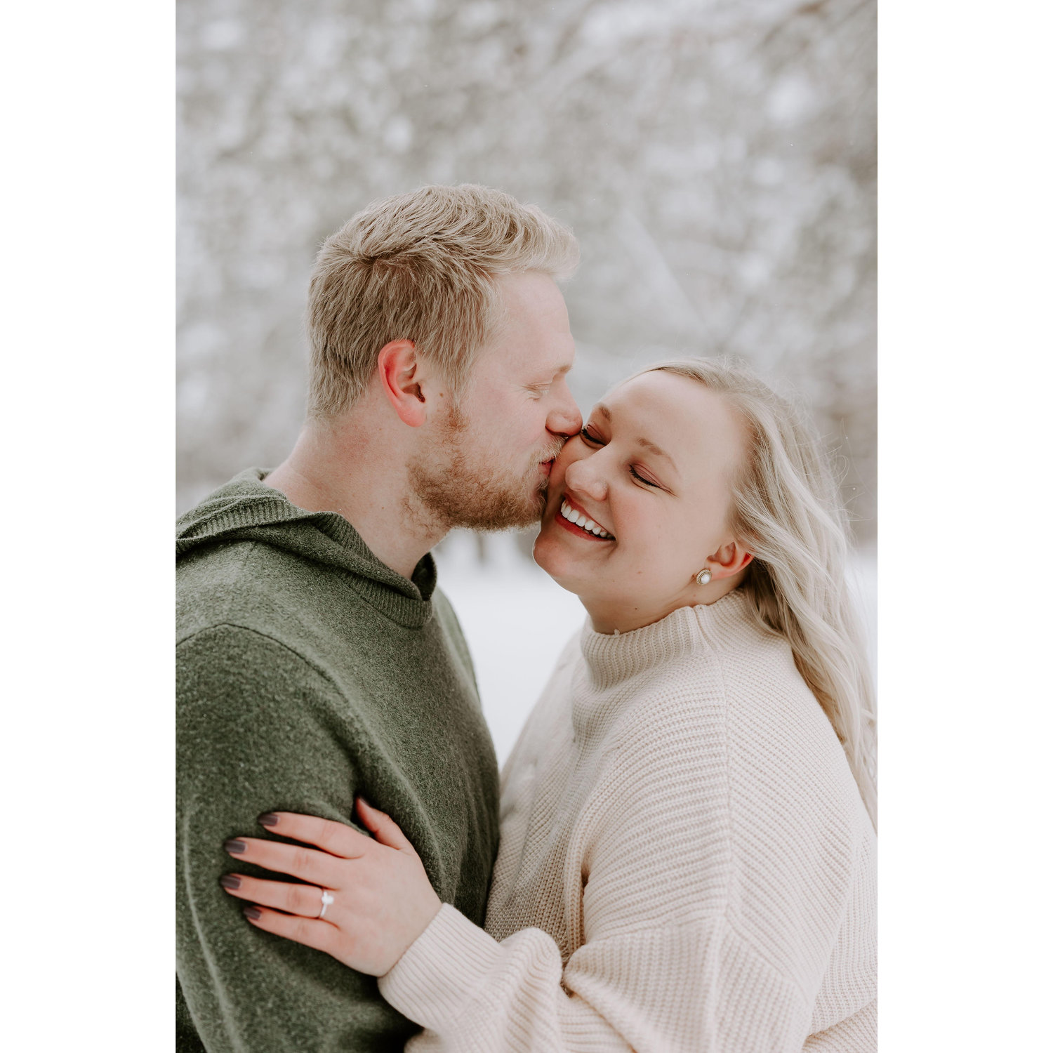 A winter engagement photoshoot.
