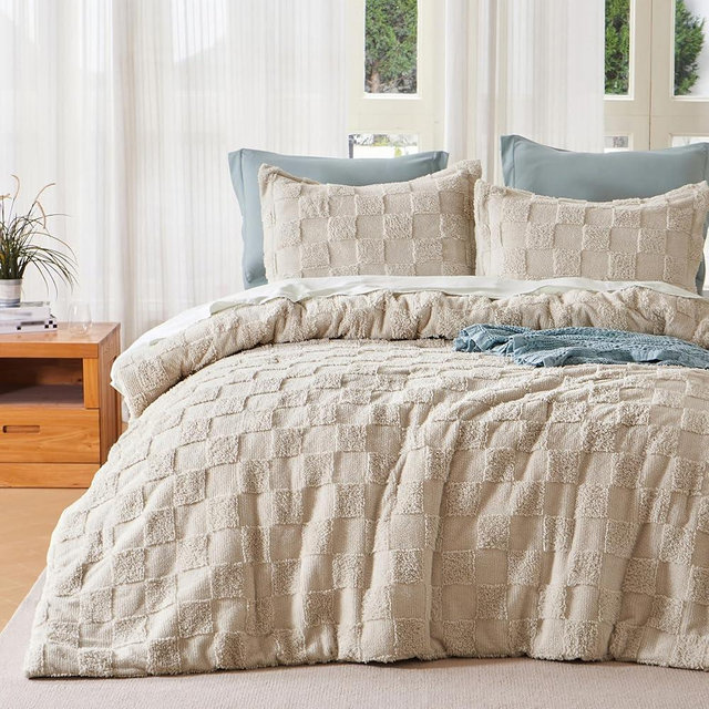 Joiedomi Tufted King Size Comforter Set, 3 Pieces Beige Boho King Bedding Set with 1 Plaid Geometric Comforter and 2 Pillow Shams, Checkered Bed in a Bag for All Seasons