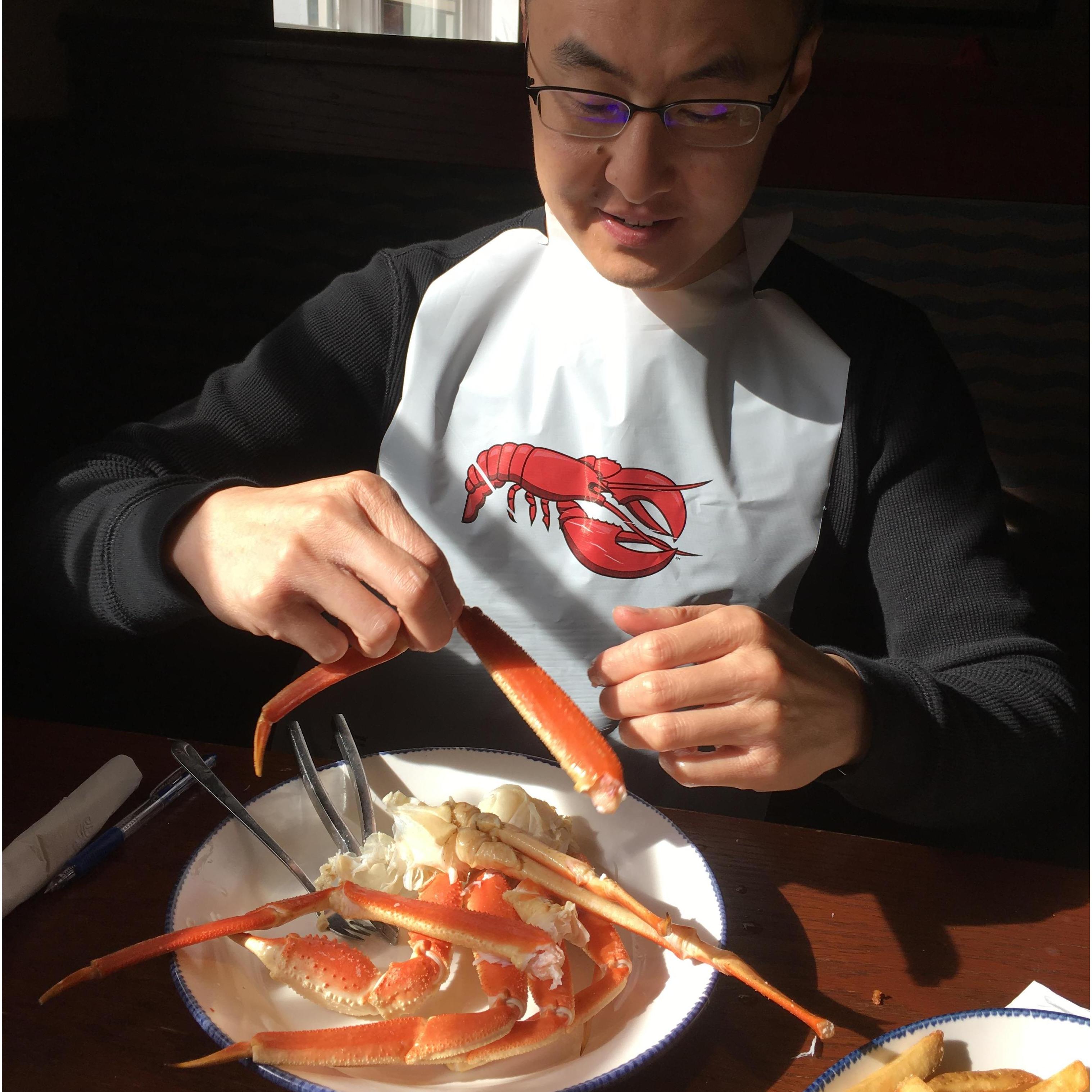 A favorite past time for the couple - pigging out at Red Lobster. They agree that crab > lobster. Jon is sweet enough to do the dirty work and crack open the shells so Joanne can enjoy the meat inside