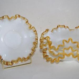 Vintage 1950s Lot Of 4 Fenton Gold Crest Bon Bon Dishes White With Gold Edge