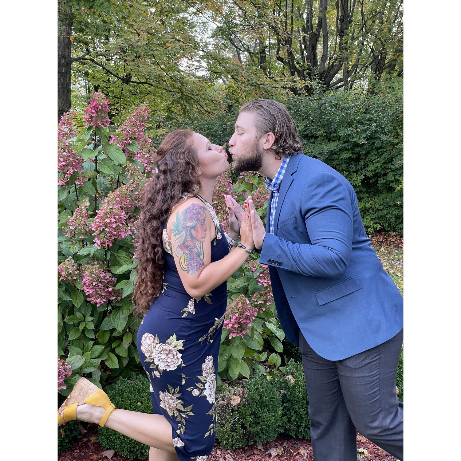 Wedding smooches