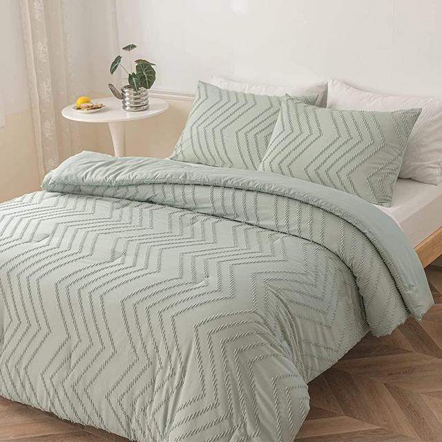 SLEEPBELLA Sage Green Queen Comforter Set Chevron Tufted Design,Ultra Soft Microfiber Bedding Comforter Lightweight and Fluffy for All Seasons