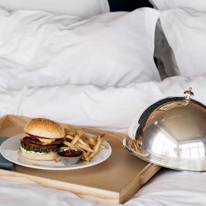 🍟 Honeymoon Midnight room service