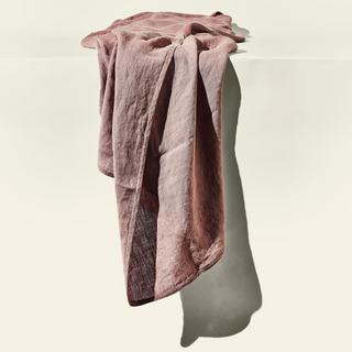 The Linen Table Cloth