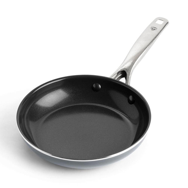Blue Diamond Frying Pan 8” Skillet, Diamond Infused Healthy Ceramic Nonstick, PFAS and PFOA-Free, Dishwasher and Oven Safe, Even Heating, Metal Utensil Safe, Warp Control Base, Grey
