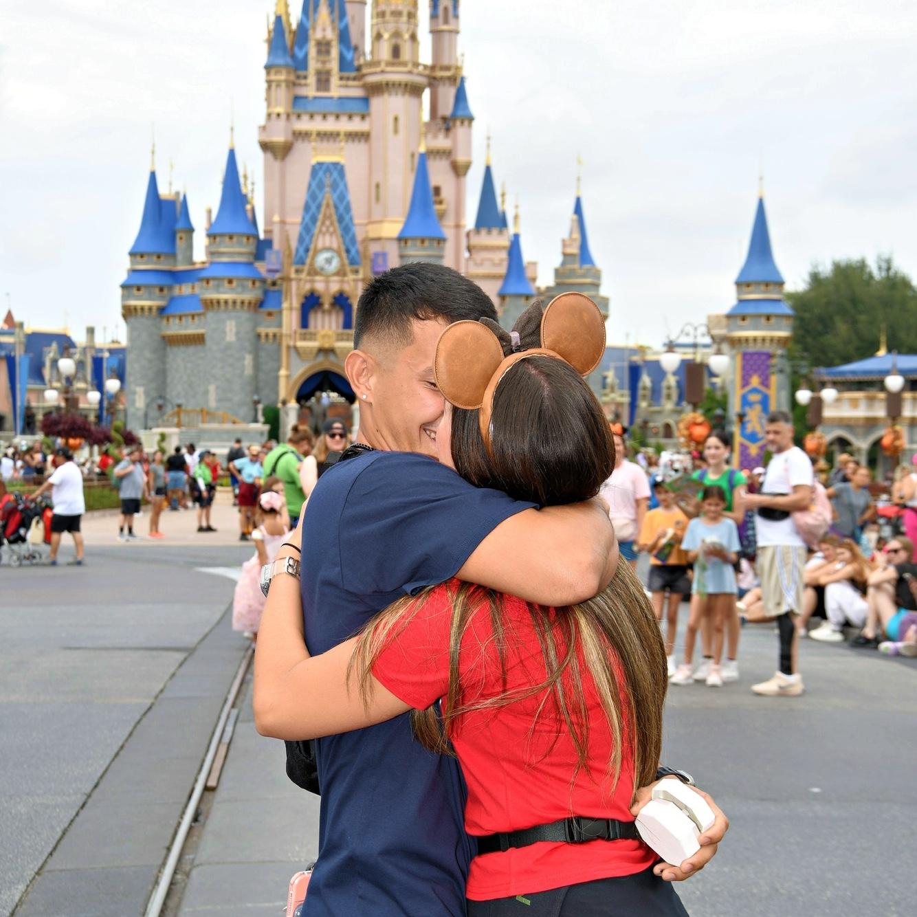 Más besitos of course