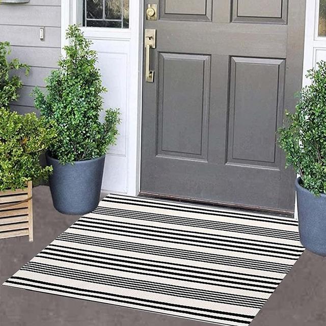 Black and White Striped Doormat 24'' x 35'' Front Porch Rug Machine Washable Indoor Outdoor Doormat for Front Porch Hand-Woven Entryway Rug for Laundry/Bathroom/Bedroom