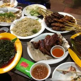 Street Food Tour in Singapore