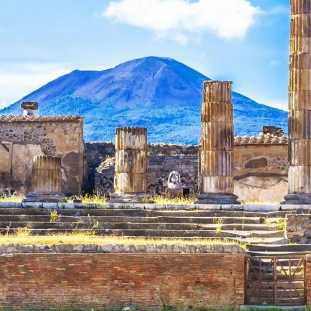 Tour of Pompeii and Mount Vesuvius