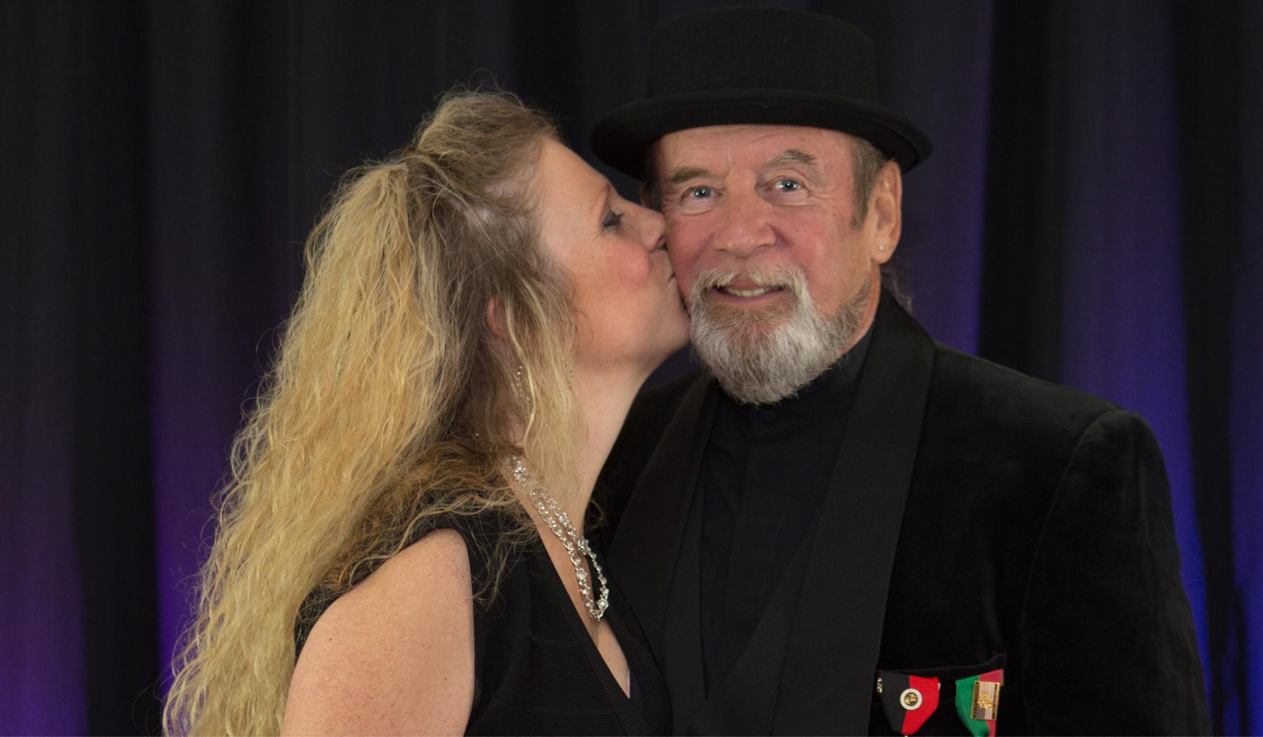 The Wedding Website of Lesley Smith and Gary Fields