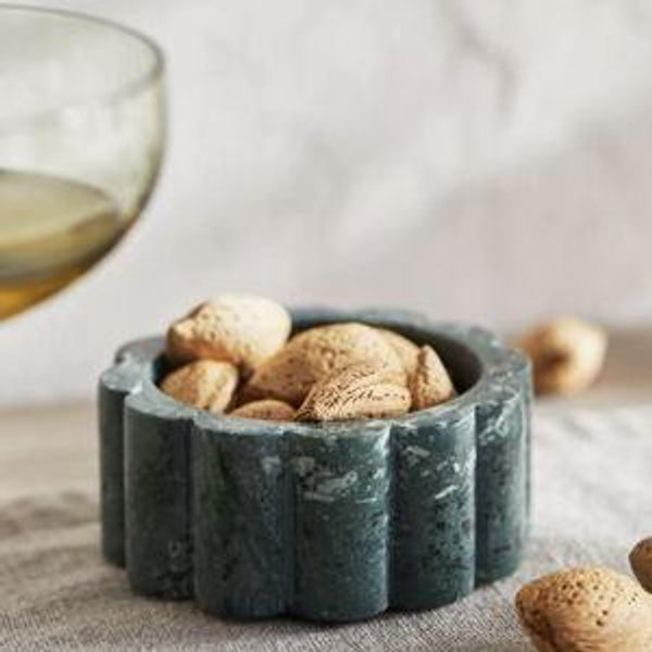 Scalloped Marble Serving Bowl