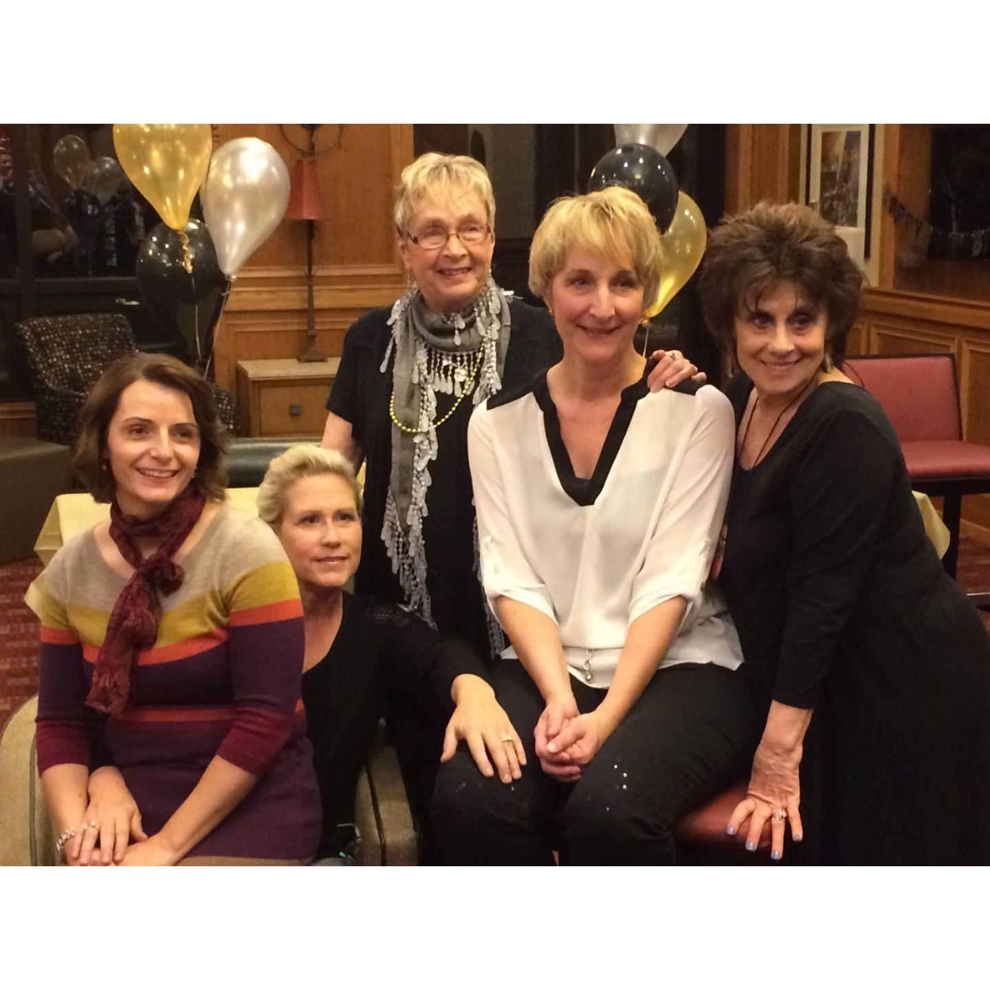 A gaggle of gals
(Dominique, cousin Paula, Sharon, Vicky, Norma)