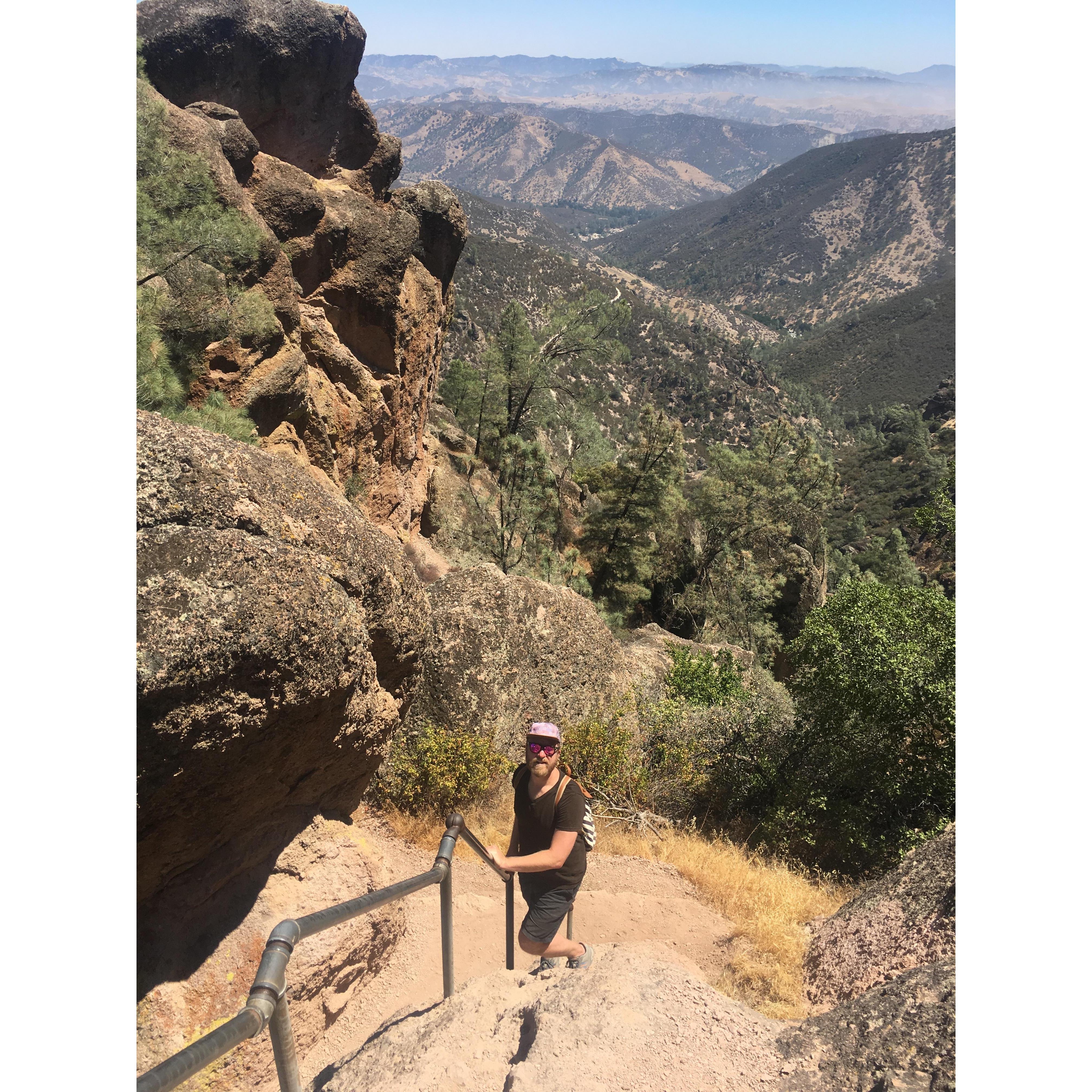 Back to California, back to Kimianing.
Pinnacles National Park, August, 19 2018