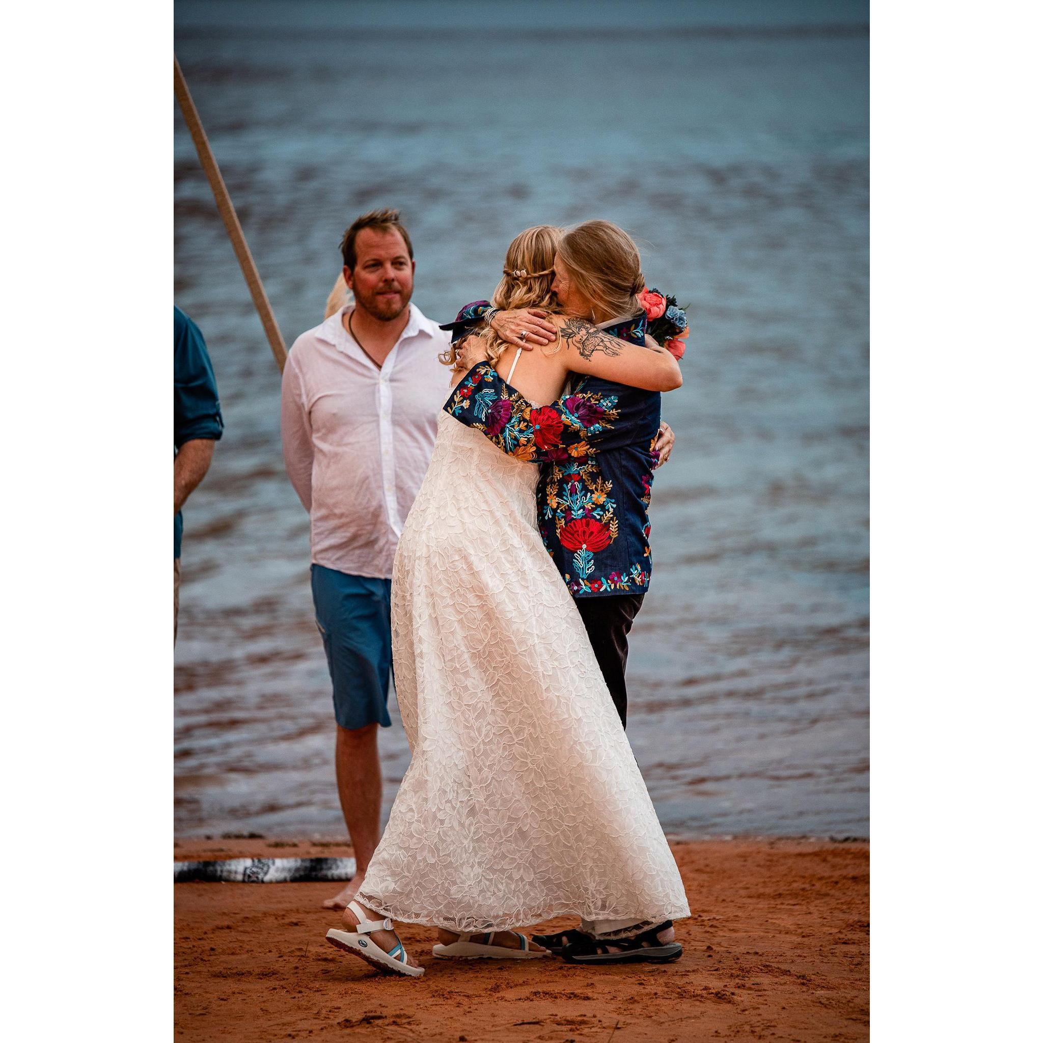 Thank you to Kayla Lew Photography for documenting our Lake Powell wedding!