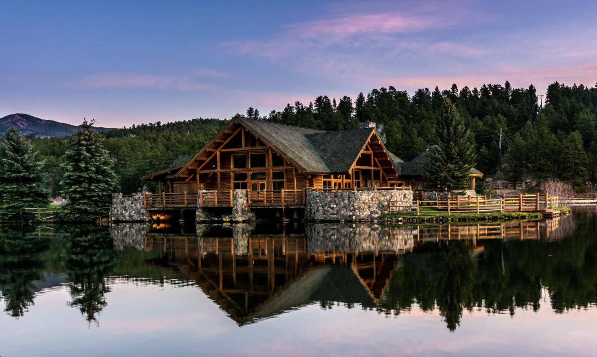 The Wedding Website of Brady Stepan and Emalie Parsons