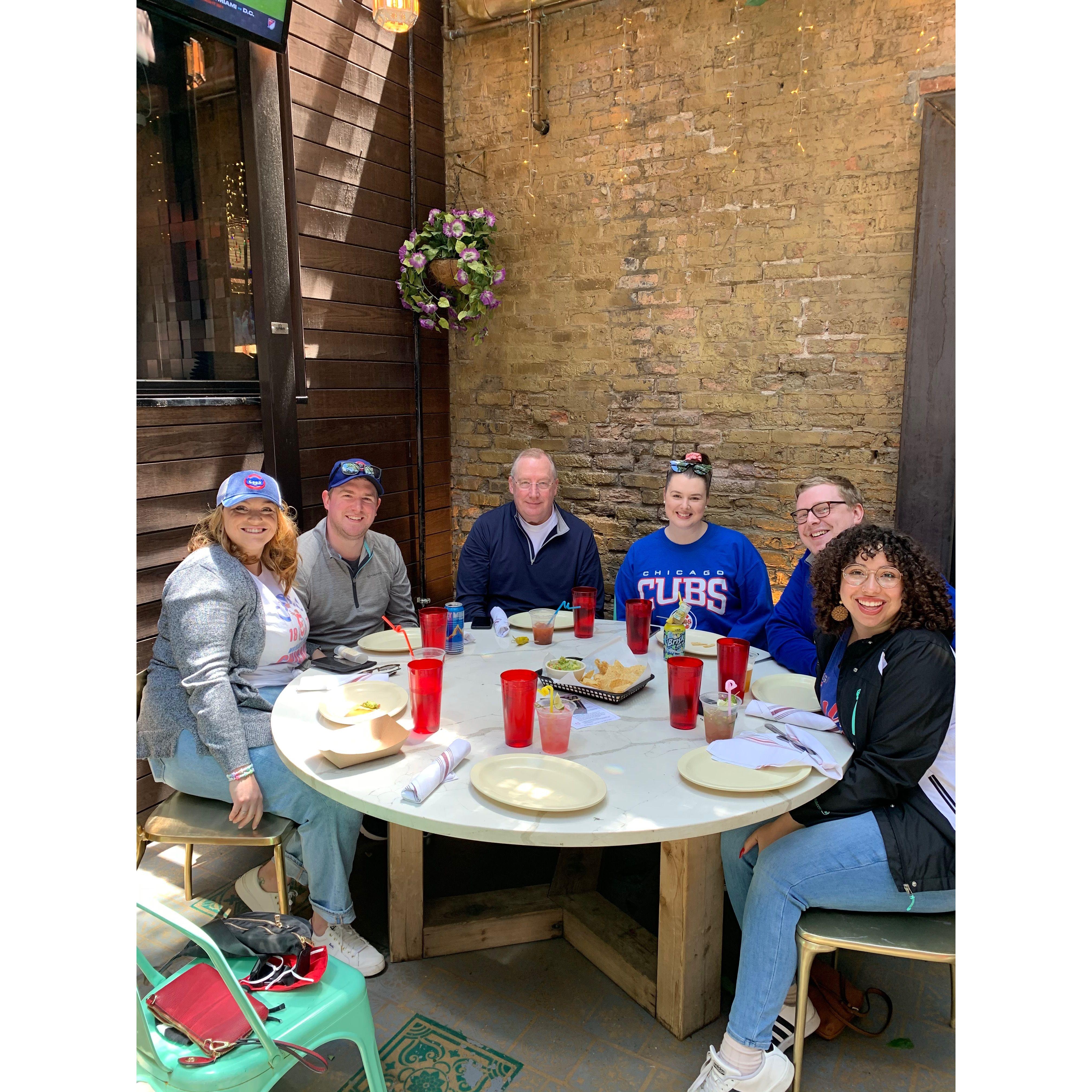 May 2021: AJ meets Matt's family | Alicia conoce a la familia de Matt