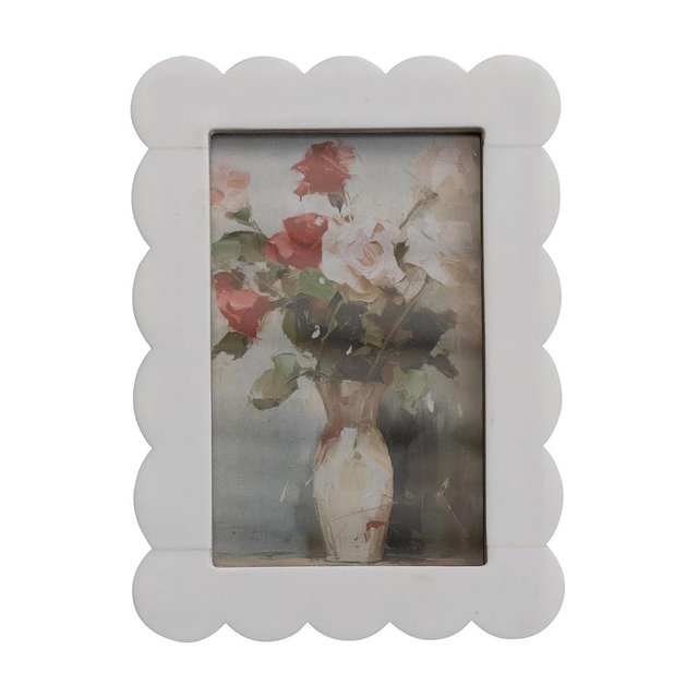 Creative Co-Op Resin and Wood Scalloped Photo Frame, White