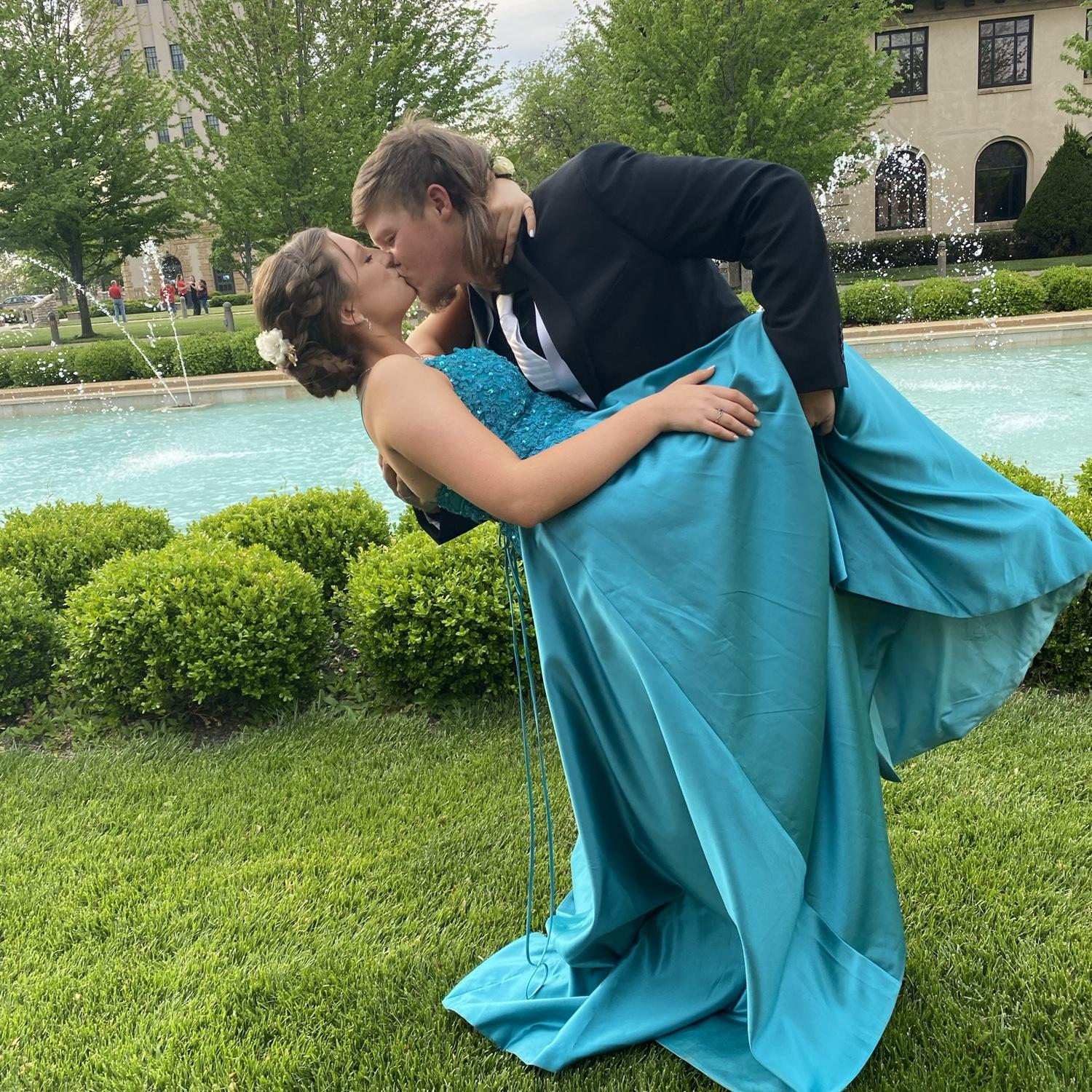 Senior prom 💙