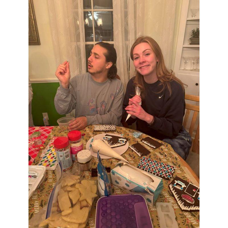 Gingerbread decorating!