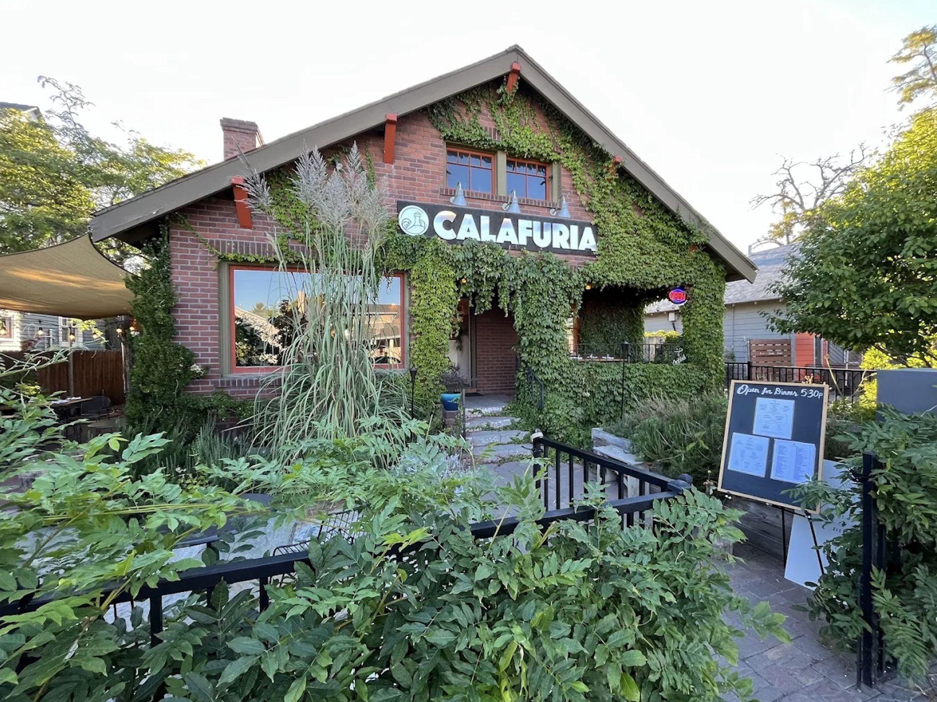 The Wedding Website of Amanda Giles and Damien Kerwin