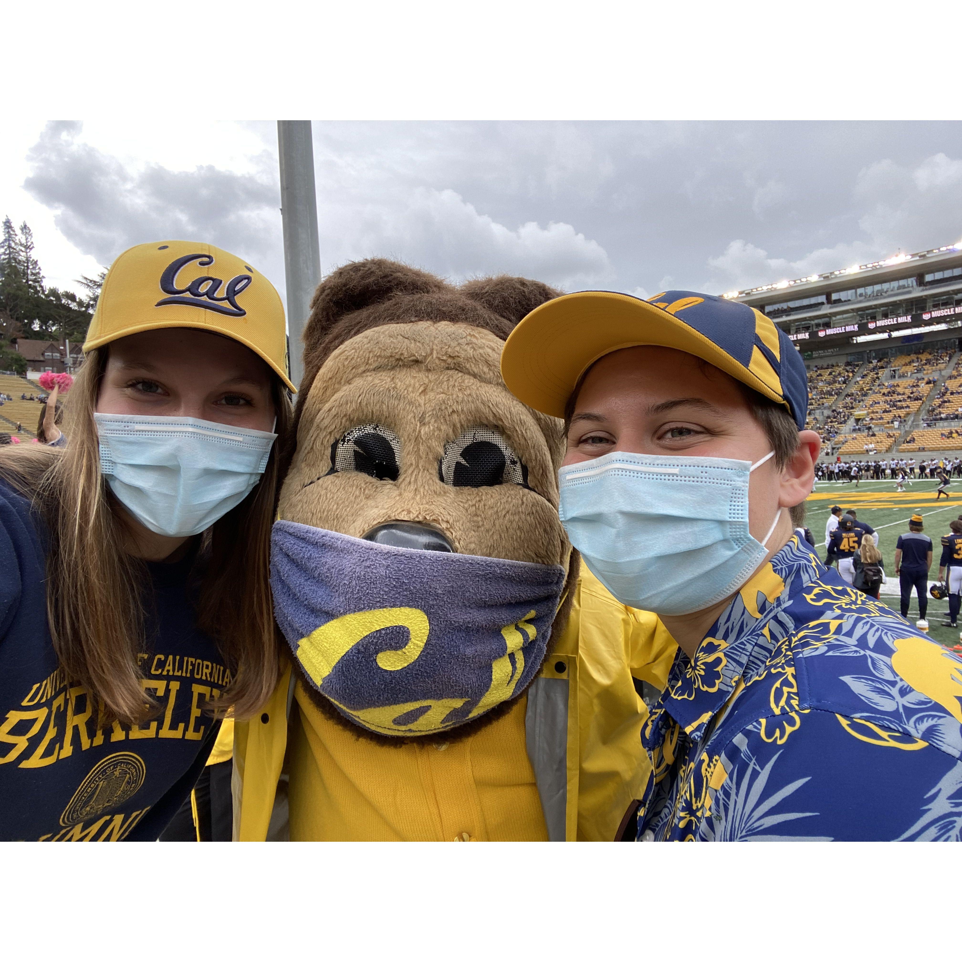 Liz getting into the Cal spirit with Lex! Go bears!!!