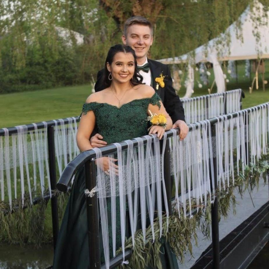 Junior prom in 2019, hands down one of the best nights ever ♥️