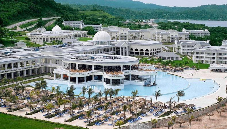 The Wedding Website of Jade Ramdhanny and Noel Perez