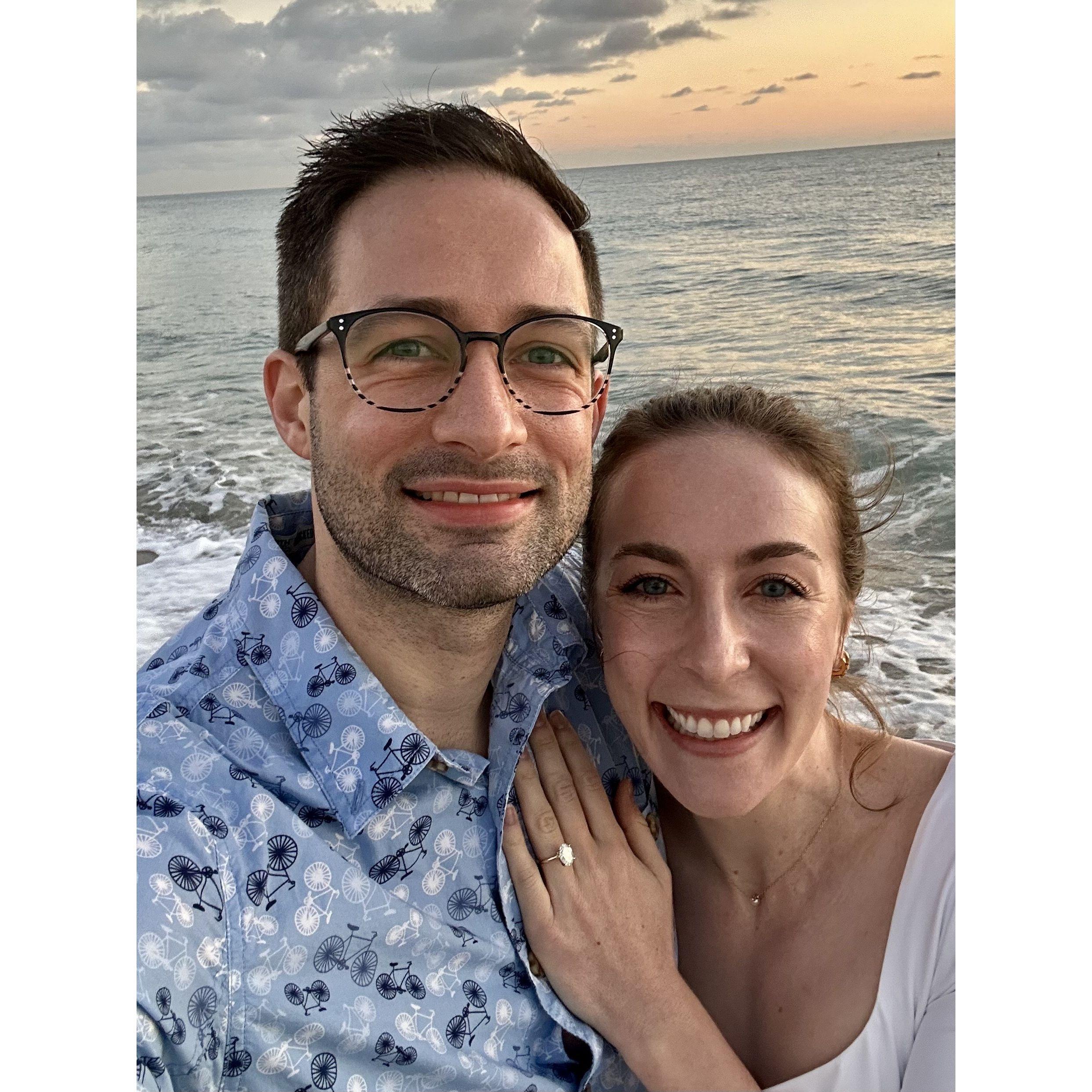He proposed on a beach 🌴