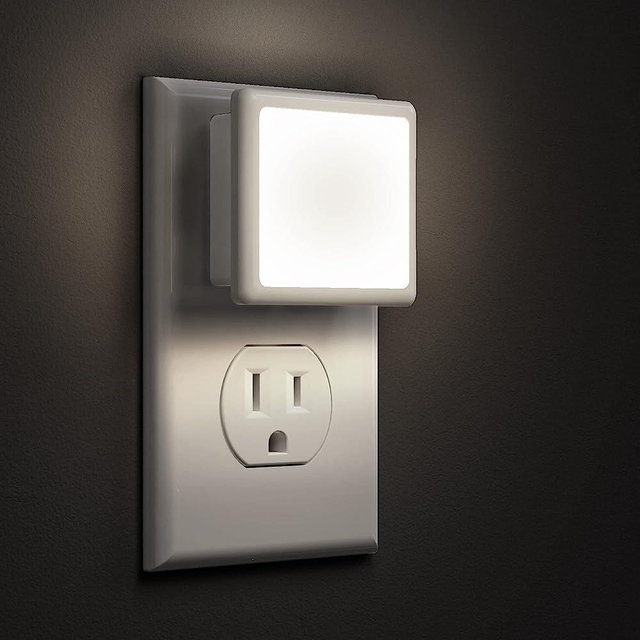 LOHAS LED Night Light Plug in, 2 Pack Plug into Wall Lights with Dusk to Dawn Sensor, 5000K Daylight Small Auto-On/Off Bright Nightlight Ideal for Adult, Bedroom, Bathroom, Kitchen, Hallway, Kids Room