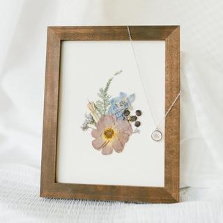 Preserved Boutonniere Frame