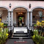 La Cueva de Don Cenobio (Casa Sauza)