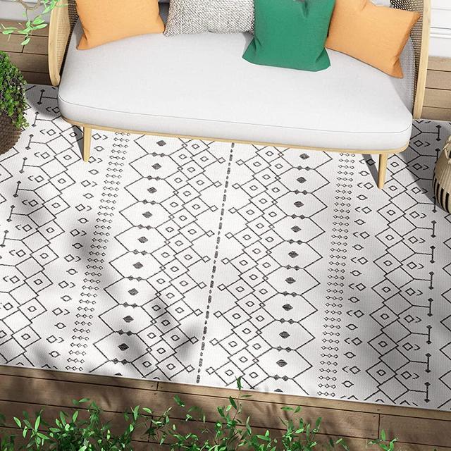 Well Woven Nors Ivory Indoor / Outdoor Flat Weave Pile Nordic Lattice Pattern Area Rug 5x7 (5'3" x 7'3")