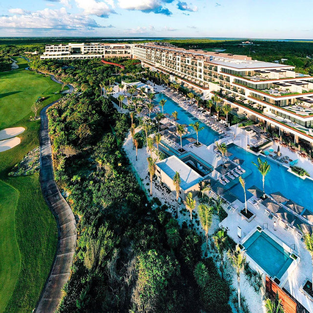 Cancún Honeymoon Fund!
