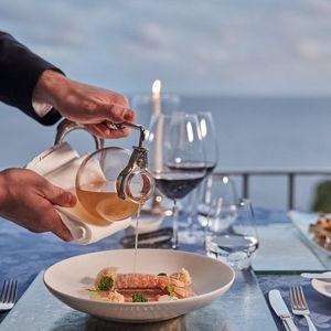 Sunset Clifftop Dinner in Madeira