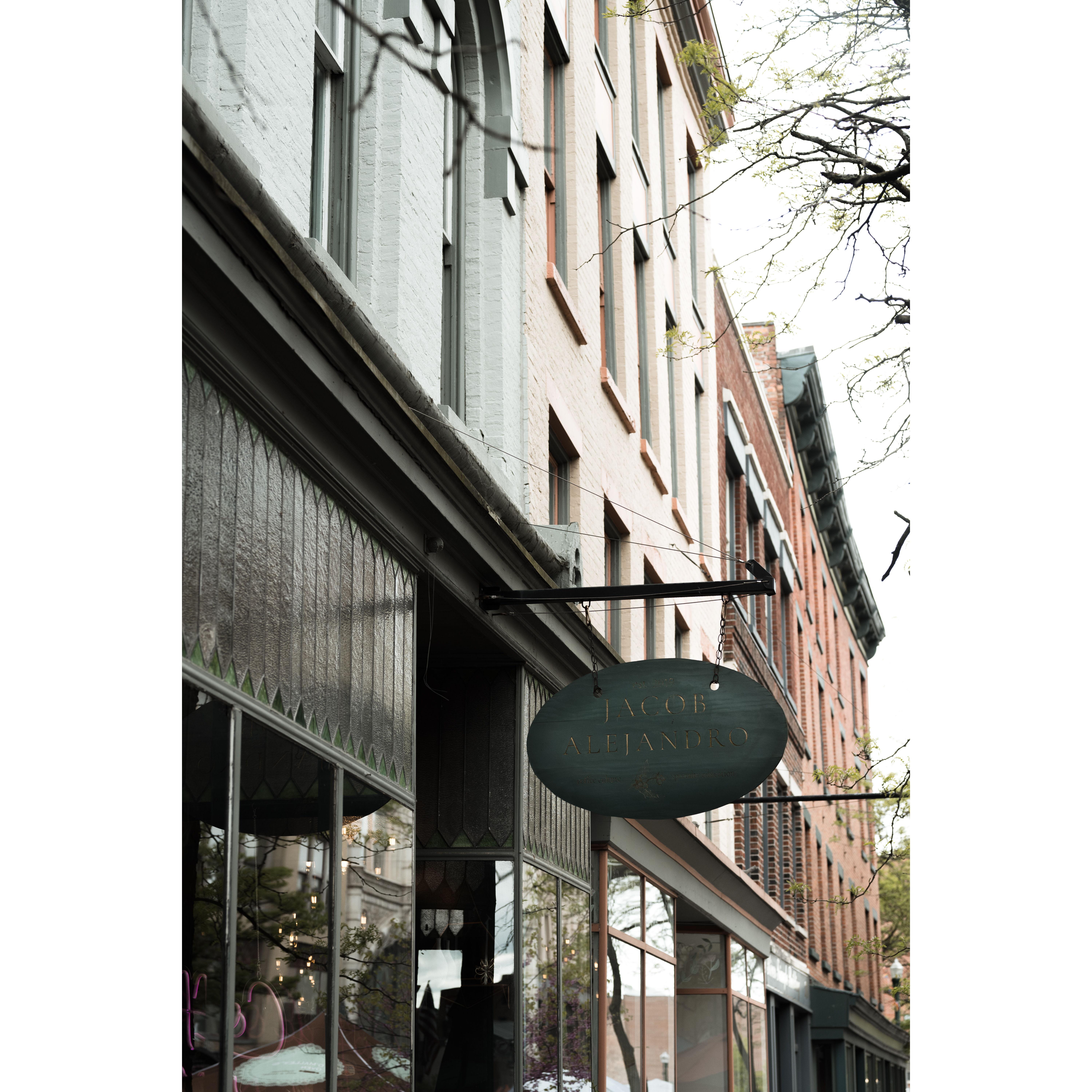 Alyx and Michael try to go to the Troy Farmers Market every Saturday that they can. On
the morning of 5/11, Michael told Alyx he’d be off golfing, leaving her to go to the market
with her mom and friend James, instead.