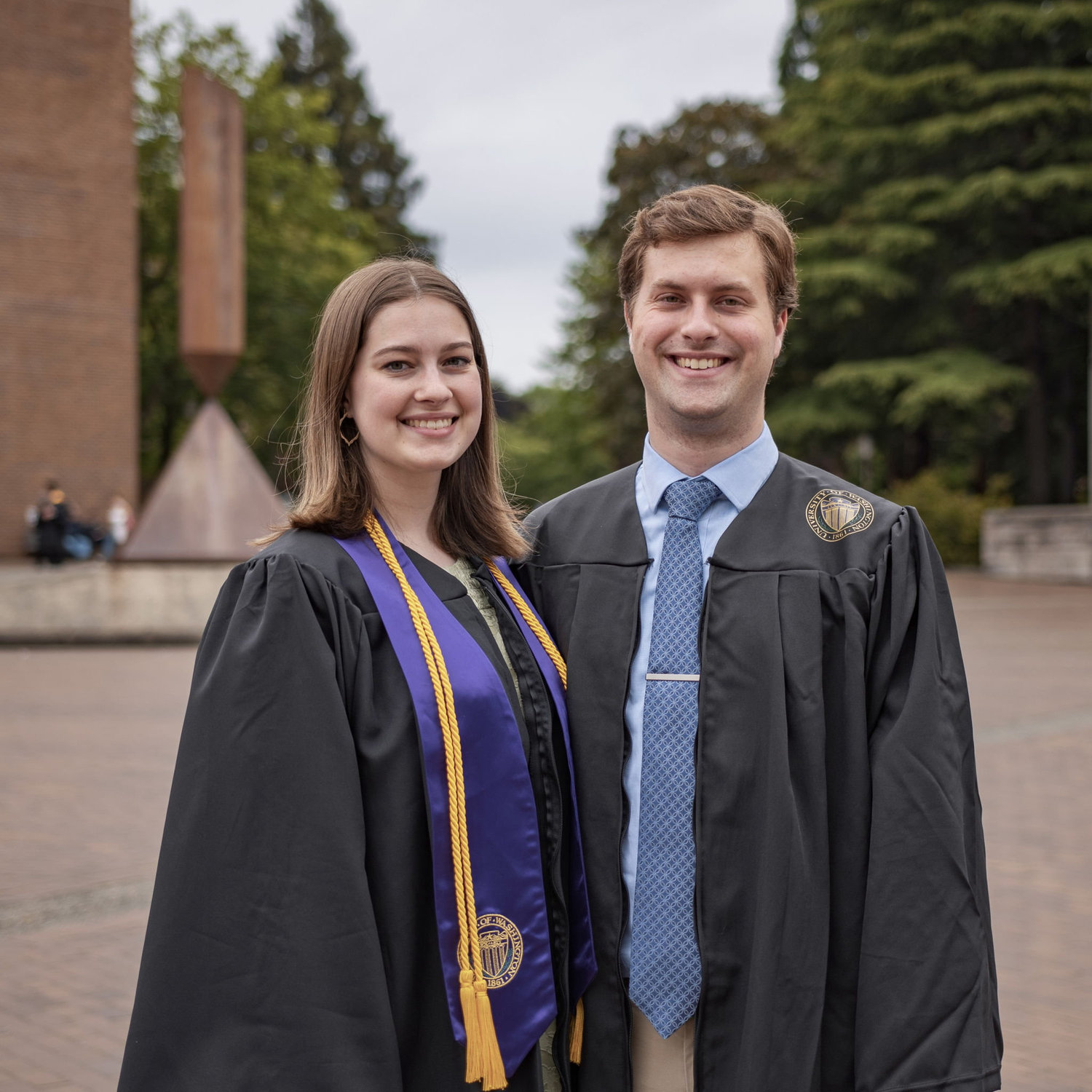 We graduated at the same time.