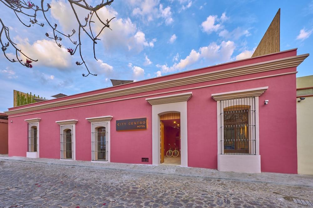 The Wedding Website of Adriana Brizuela and Fernando Mares