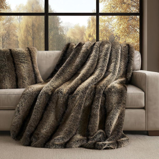 EVERGRACEHOME Luxury Faux Fur Throw Blanket, Soft Fluffy Faux Mink Blankets for Bed, Couch, Sofa, Thick Cozy Plush Warm Fur Throws with Reversible Velvet, Ombré Sable Brown, 60"x80"