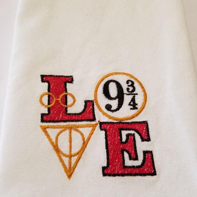 HP Fantasy Embroidered Hand Towel